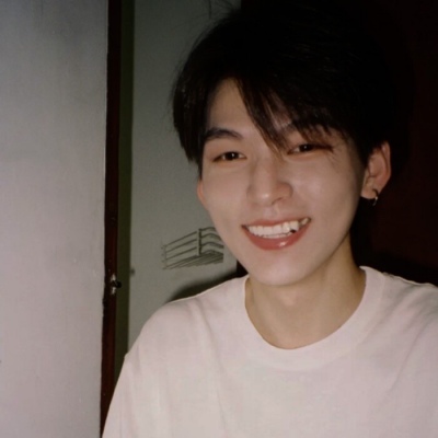 清爽阳光帅气很稳重男生头像帅气简约高清