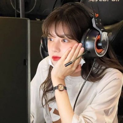 看到就会惊呼的女生头像